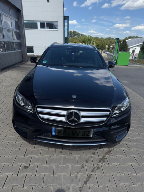 Image of Mercedes-Benz E 220