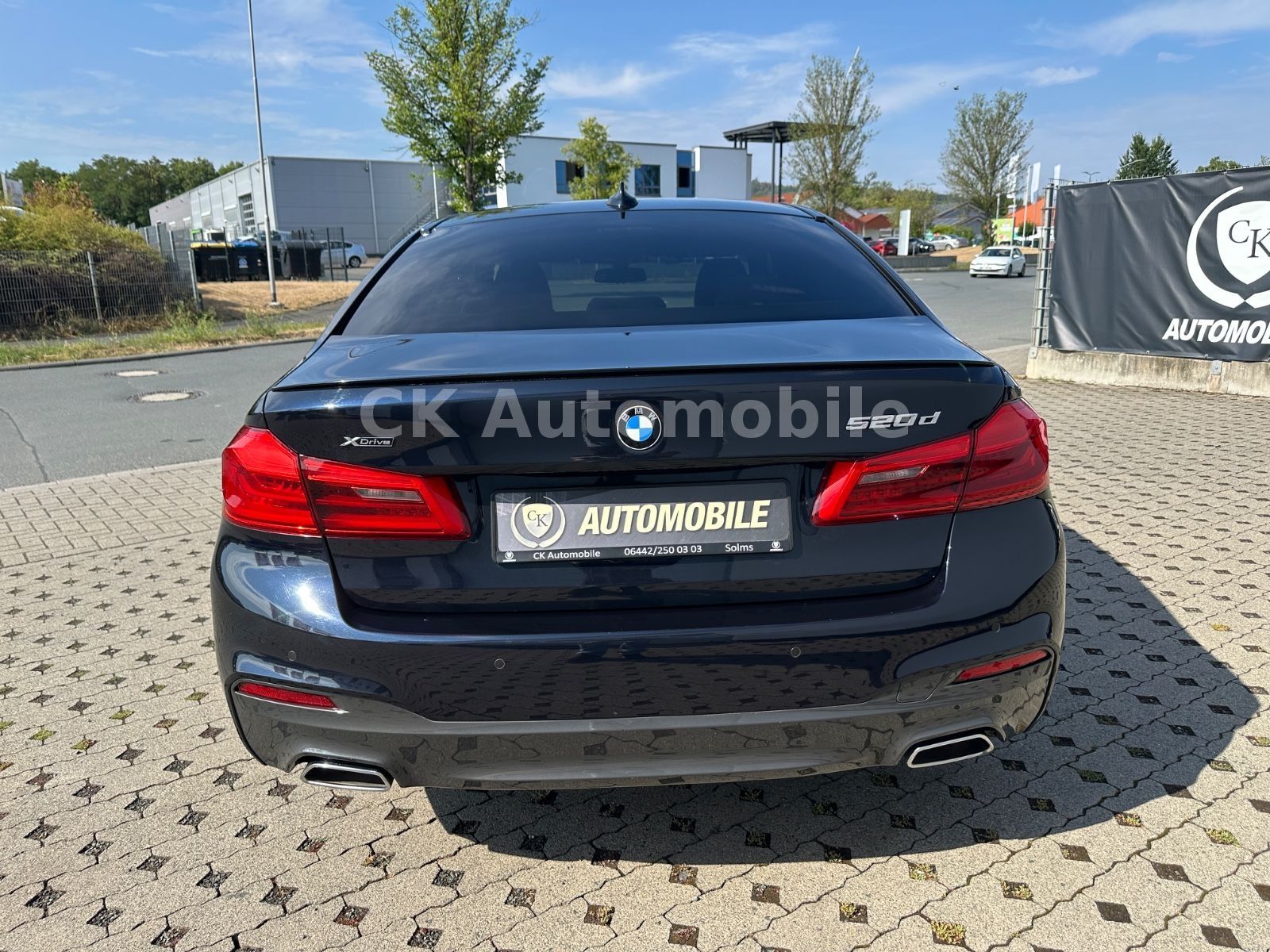 Fahrzeugabbildung BMW 520d xDrive Lim. M-Sport/Navi/Head-Up/LED