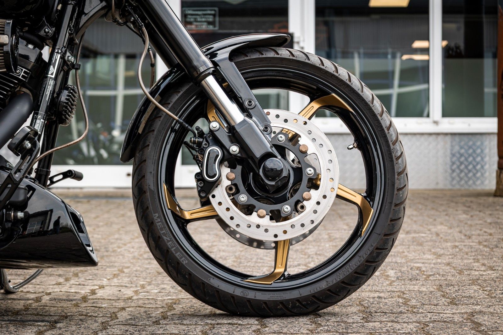 Fahrzeugabbildung Harley-Davidson CVO Pro Street Breakout - Kesstech -
