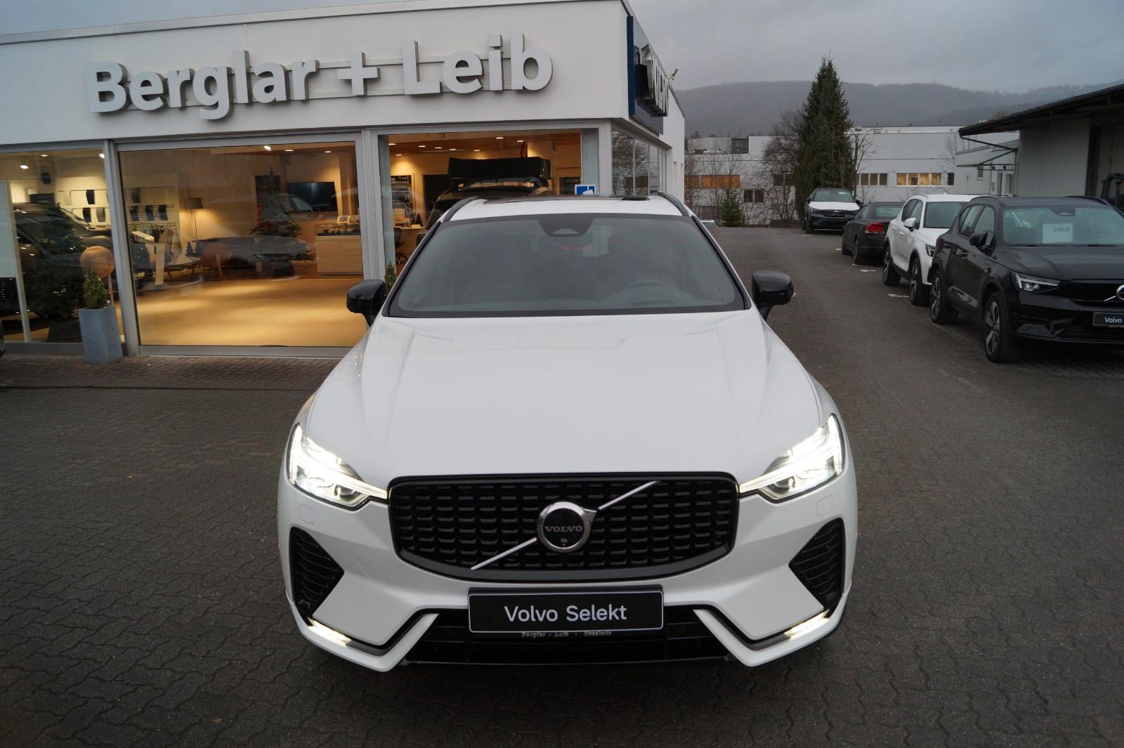 Volvo XC60 B5 Benzin AWD Dark Aut/HeadUp/AHK/LUFTF/21"