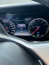 Mercedes-Benz E 300 de T Autom. - - Mercedes-Benz E 300: Von Privat
