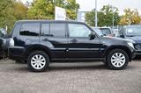 Mitsubishi Pajero 3.2 DI-D Inform 2.Hd| 7 Si.|Klimaaut.|AHK - scheckheftgepflegte Mitsubishi Pajero