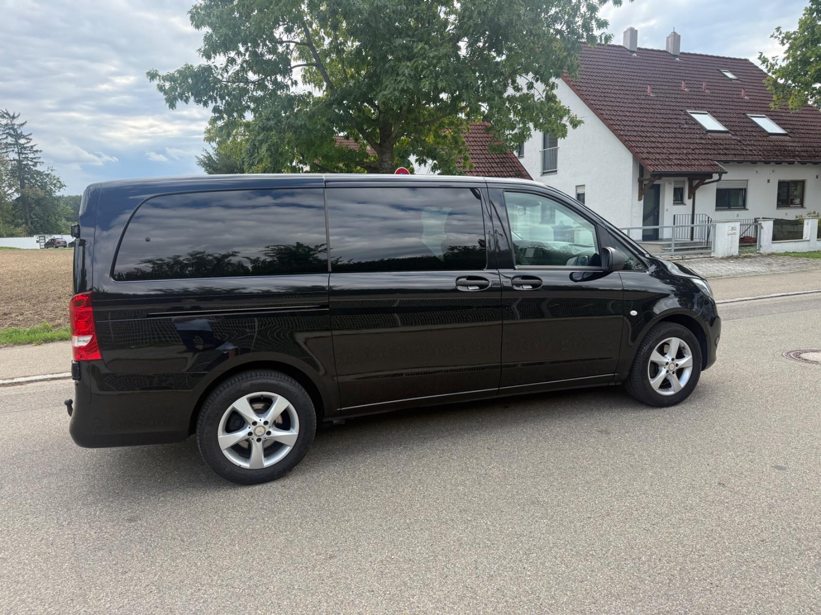 Mercedes-Benz Vito Tourer 4MATIC Lang,8-Sitze,Navi,Aut.,SHZ,AH