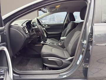 Kia Ceed SW 1.5T Klima Kamera SHZ LHZ