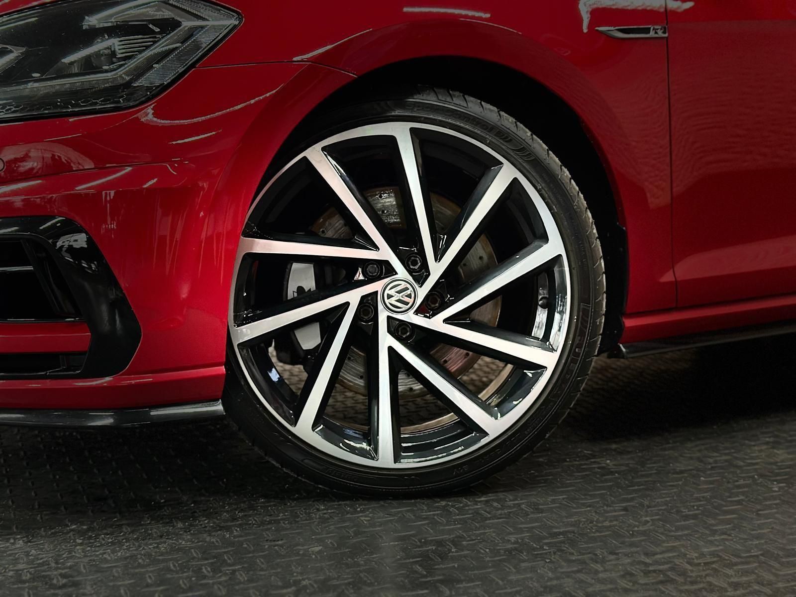 VW Golf R 2.0TSI VARIANT 4M* LED#SHZ#FH#PANO#KEYLES - Image 9