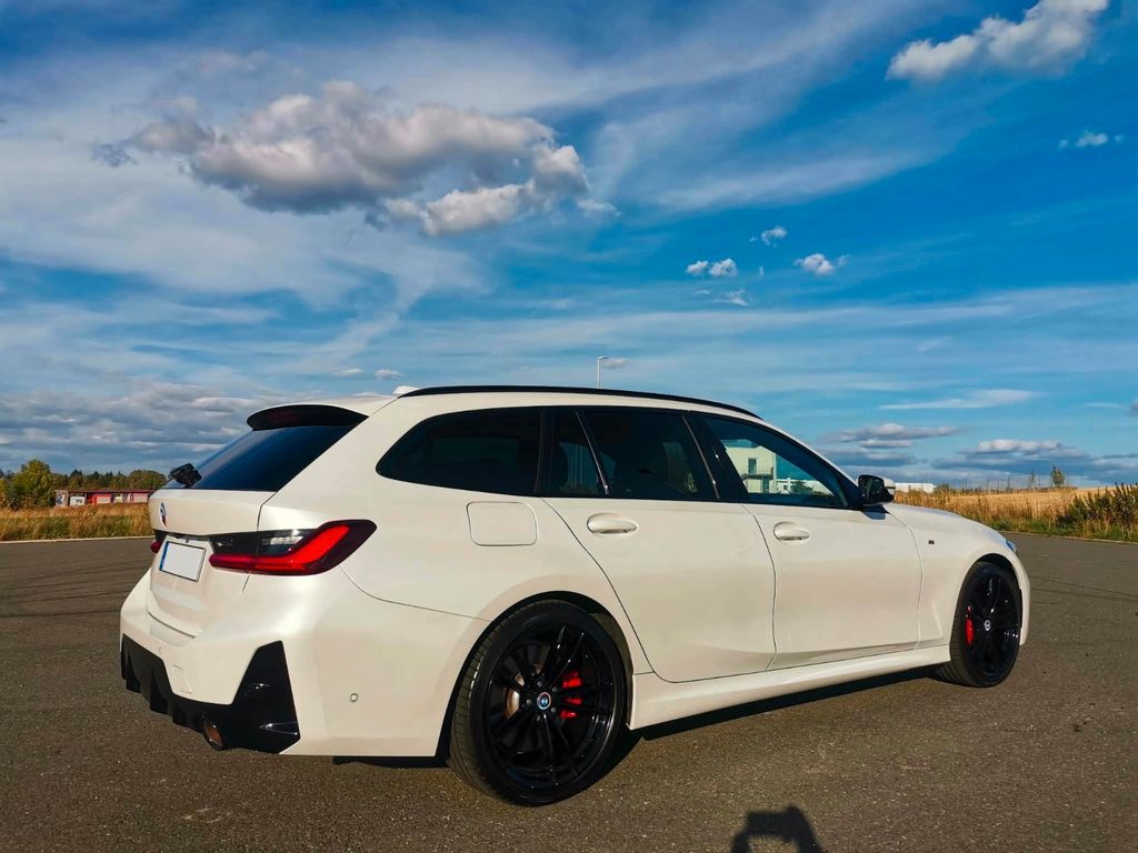 Image of BMW 320