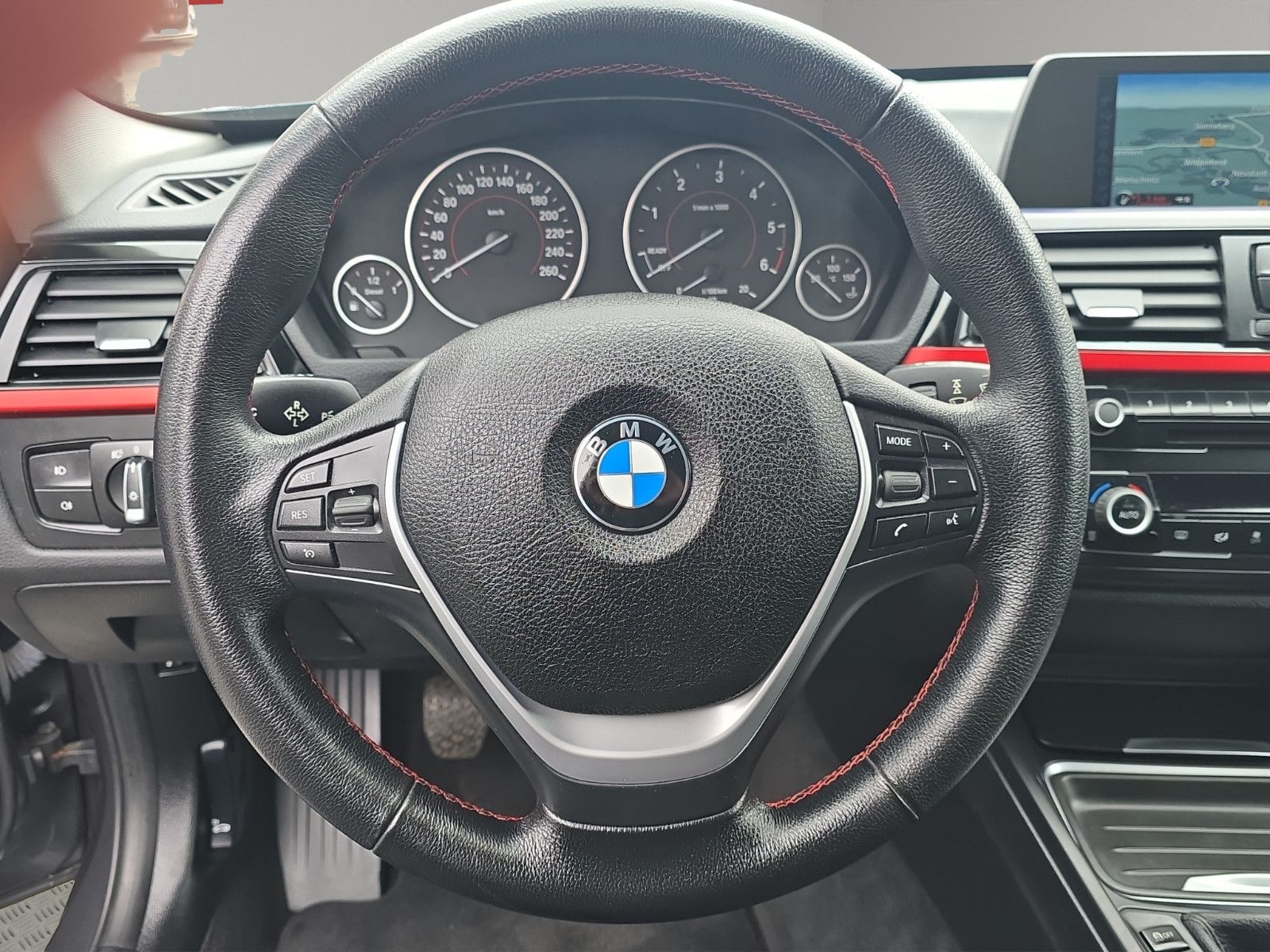 Fahrzeugabbildung BMW 318d Touring Sport Line Navi PDC Elktr.Heckklapp