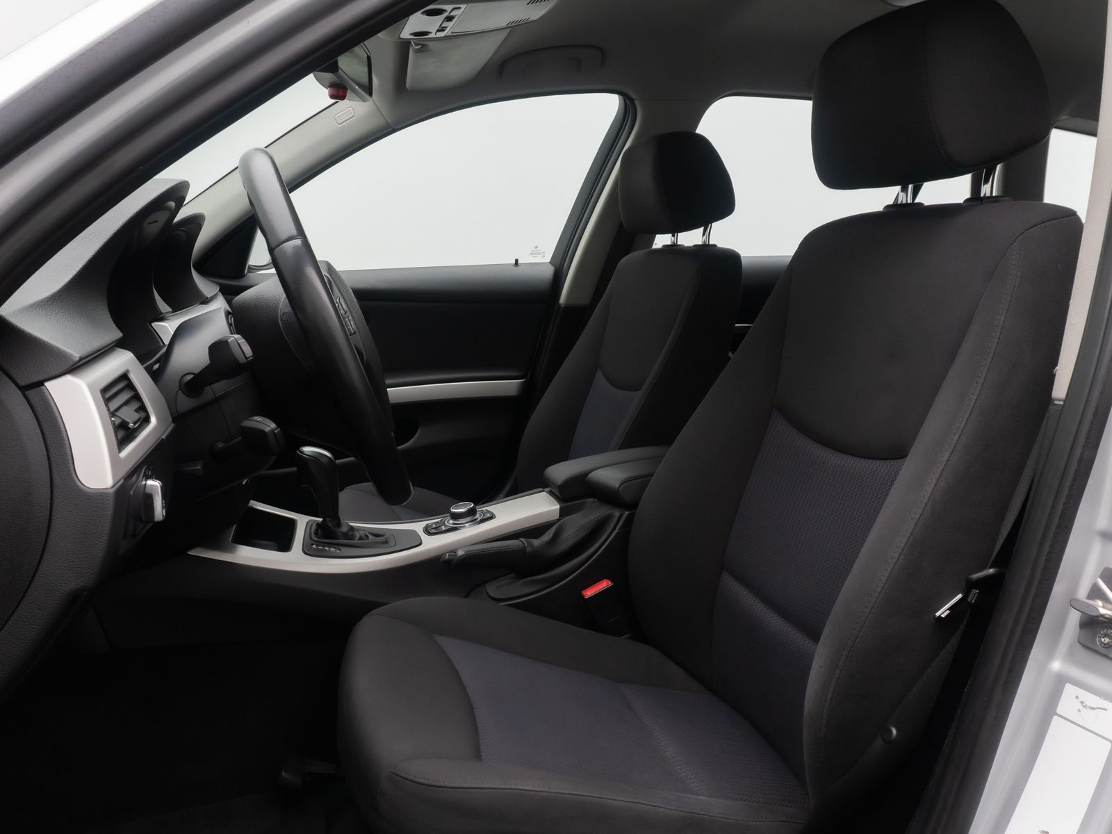 Fahrzeugabbildung BMW 320d Tempomat Xenon PDC NaviBusiness Standhzng