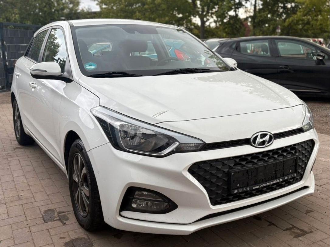 Hyundai i20 *KLIMA*USB*AUX*NAVI TOUCH*R.-CAM*