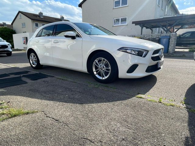 MERCEDES-BENZ A 200 -W177