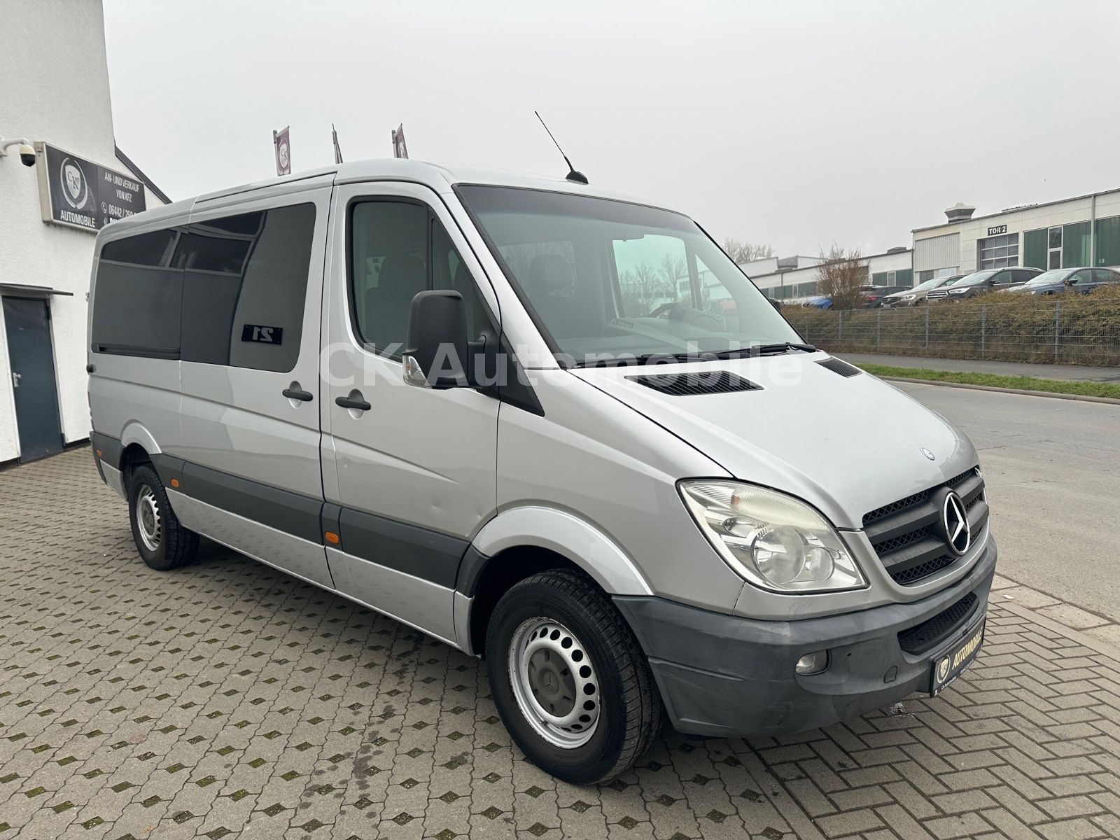Fahrzeugabbildung Mercedes-Benz Sprinter II Kombi 315 CDI/9 Sitze/Klima/Tempomat