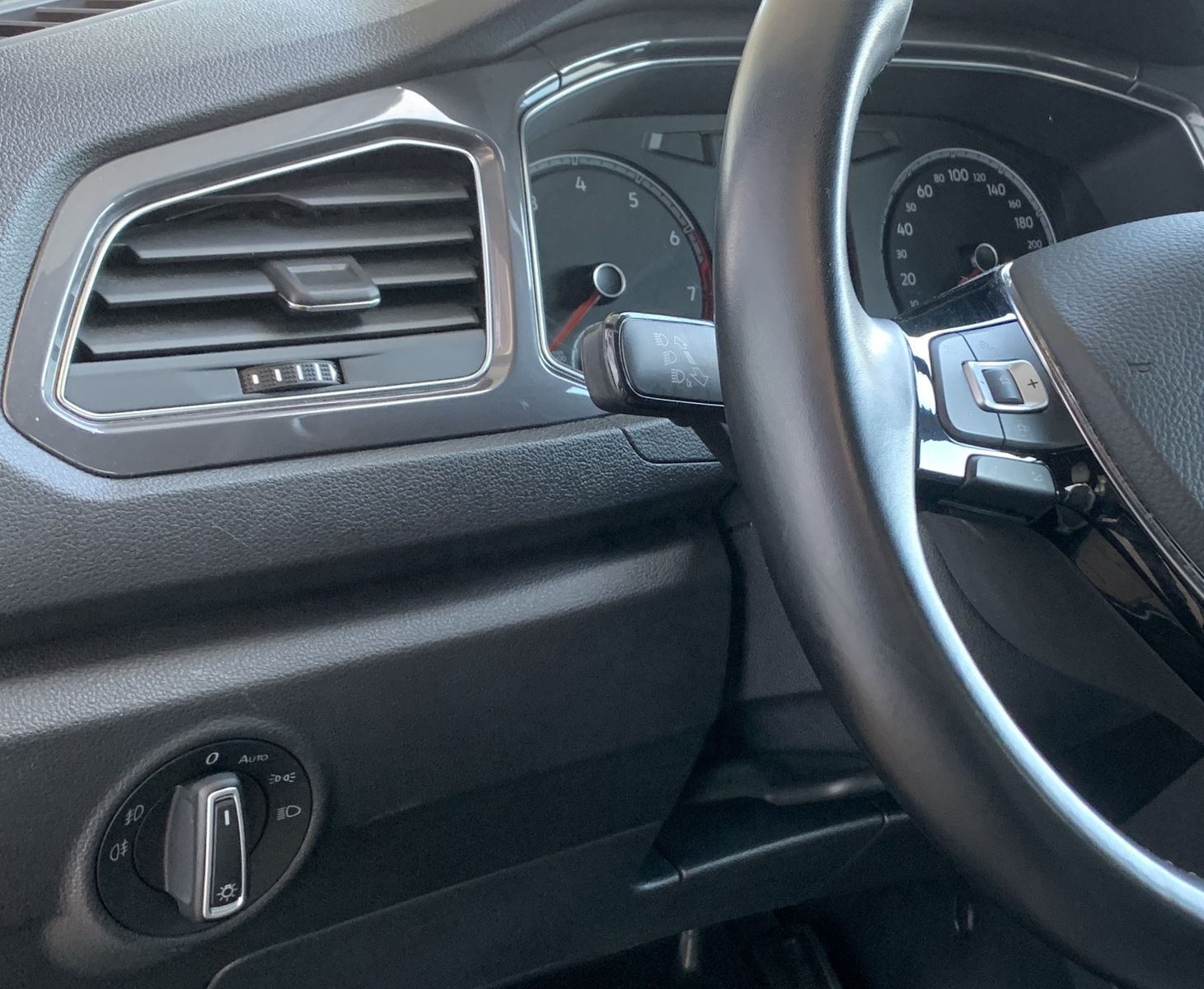 Fahrzeugabbildung Volkswagen T-Roc 1.5 TSI*Sport*LED*ACC*Leder*Cam*Spur*Navi*