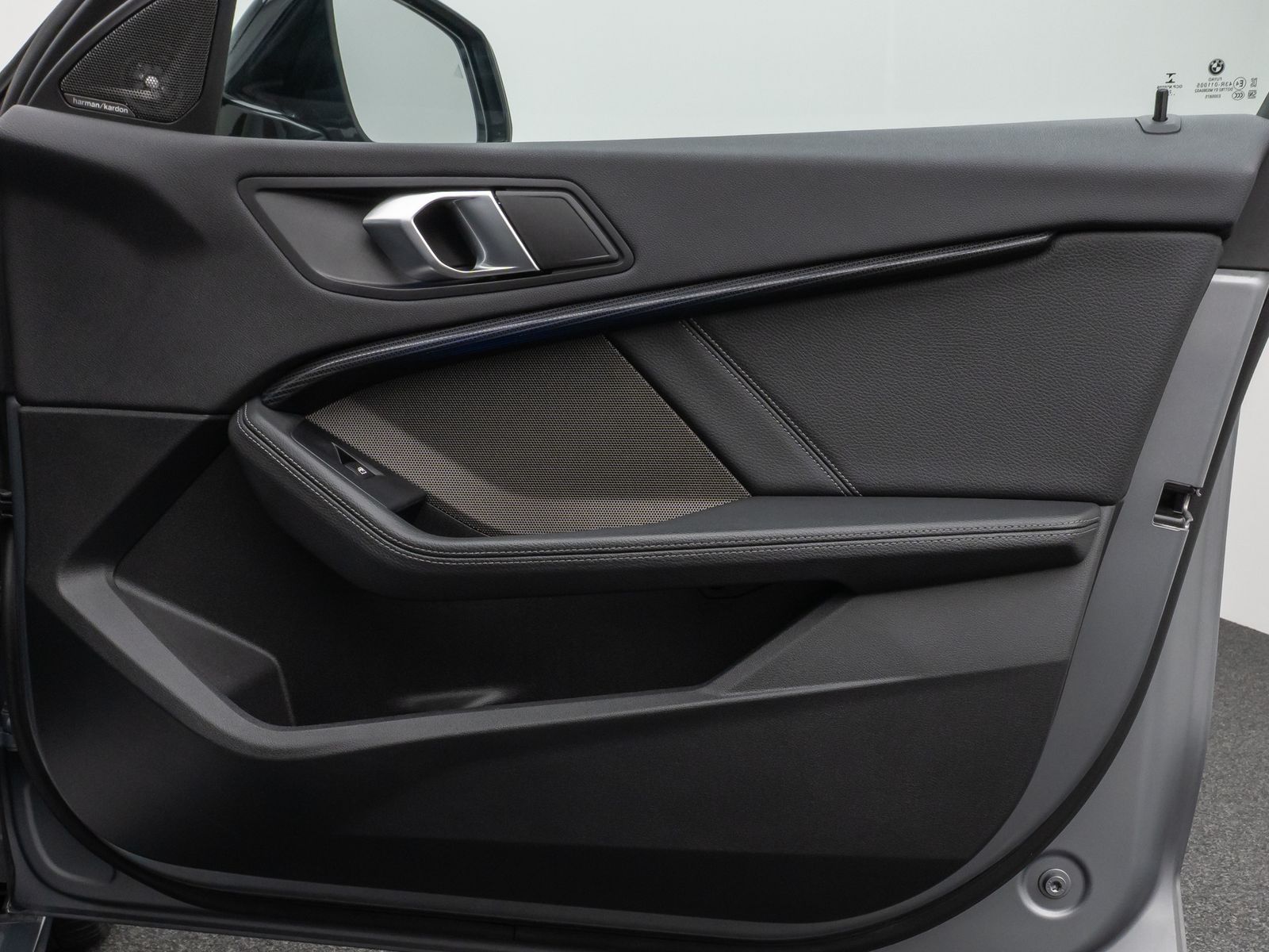 Fahrzeugabbildung BMW M135i xD Panorama Kamera HUD DAB H/K Komfort 18"