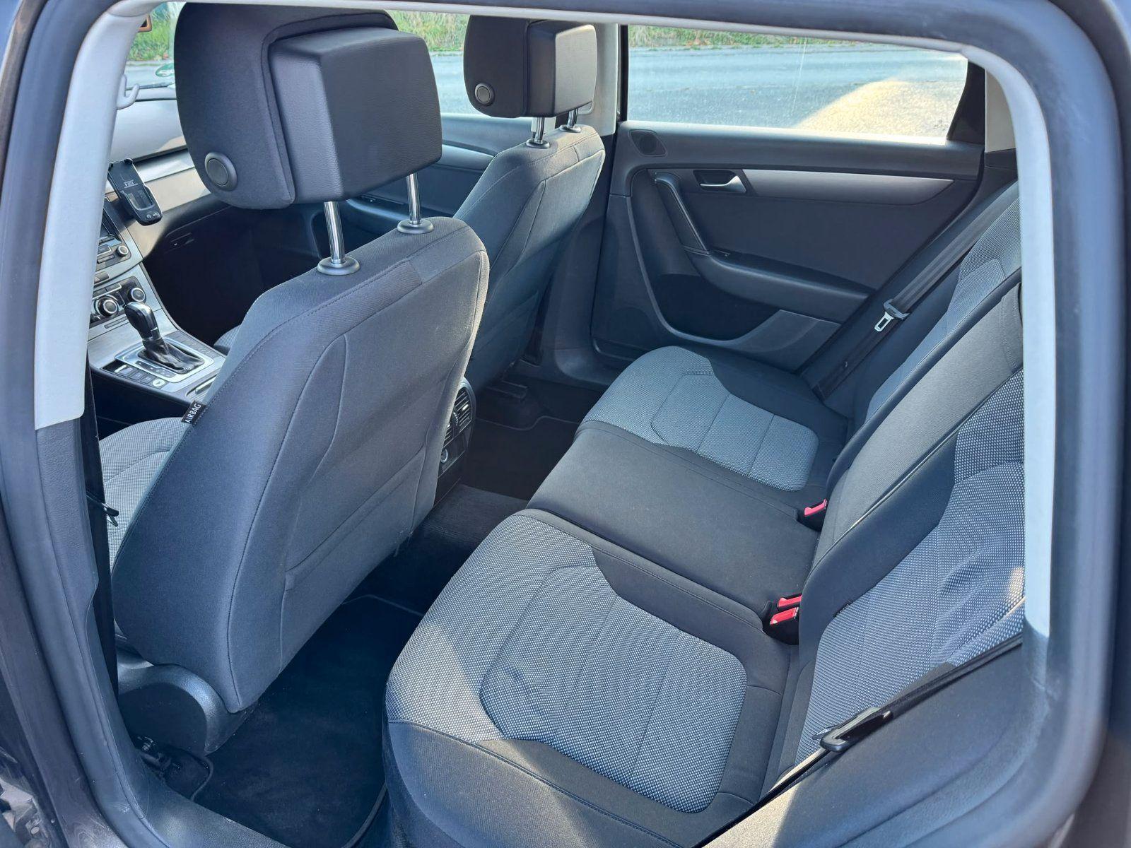 Volkswagen Passat 2012 — photo 13