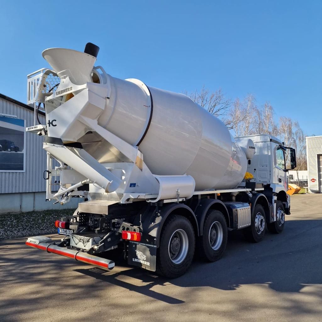 Fahrzeugabbildung Mercedes-Benz Arocs 3240 B Liebherr HTM 905 F