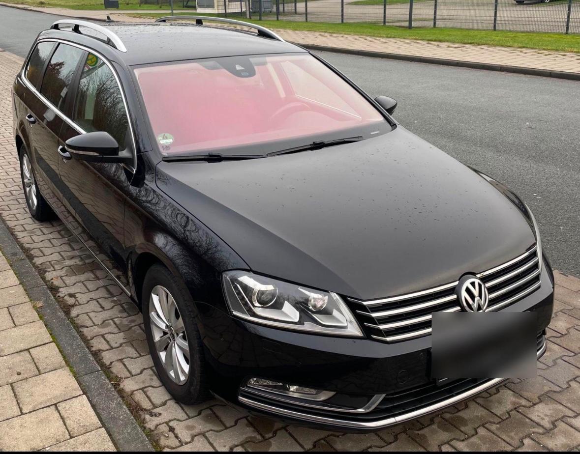 Volkswagen Passat 2014 — rear view
