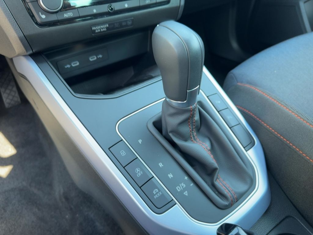 Fahrzeugabbildung SEAT Arona FR AUTOMATIK  NAVI  RÜCKFAHRKAMERA