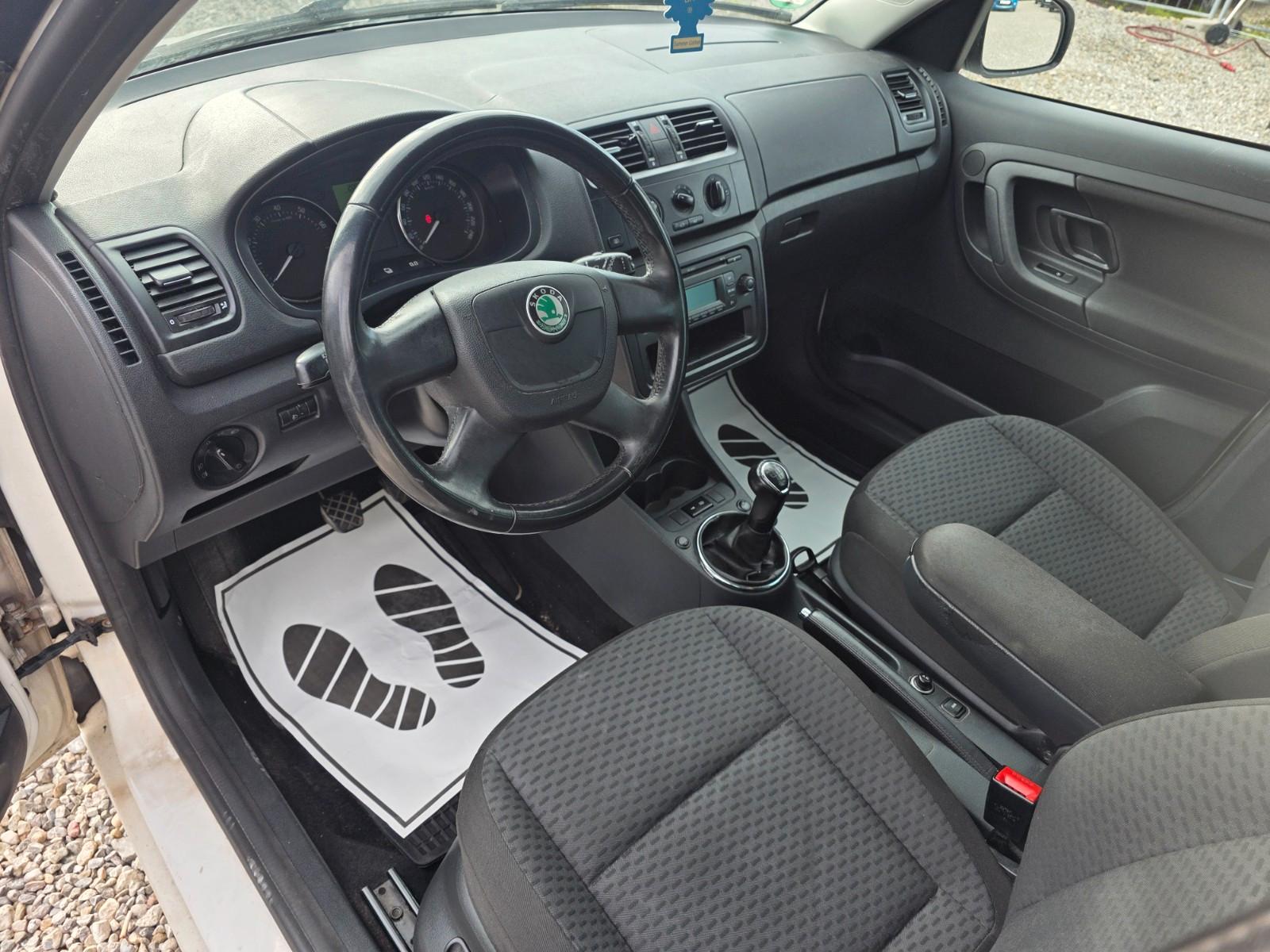Skoda Roomster 2013 — photo 17