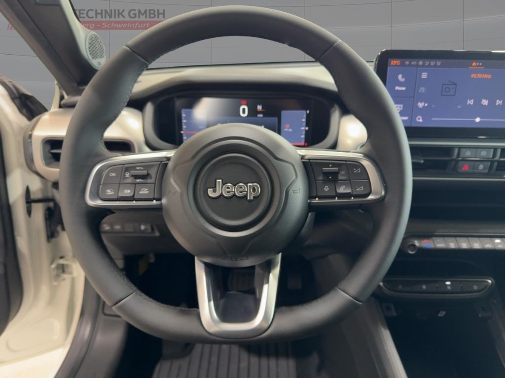 Fahrzeugabbildung Jeep Avenger e-hybrid Black Edition ALLWETTER WINTER