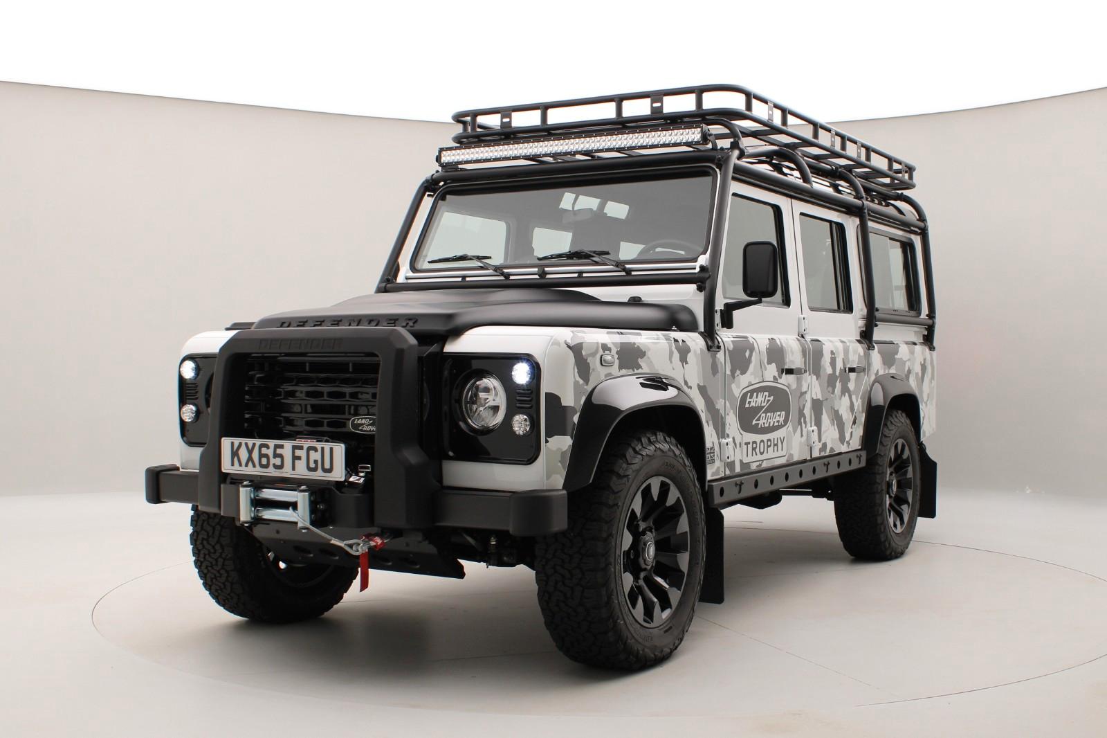 Land Rover Defender WORKS V8 TROPHY II 1 of 25