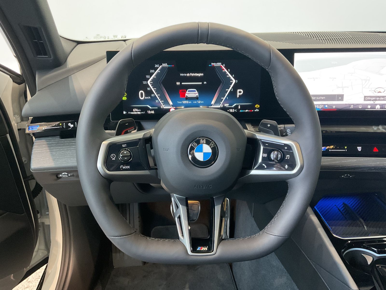 Fahrzeugabbildung BMW 520d xDrive M Sportpaket pro, Panorama-Glasdach,