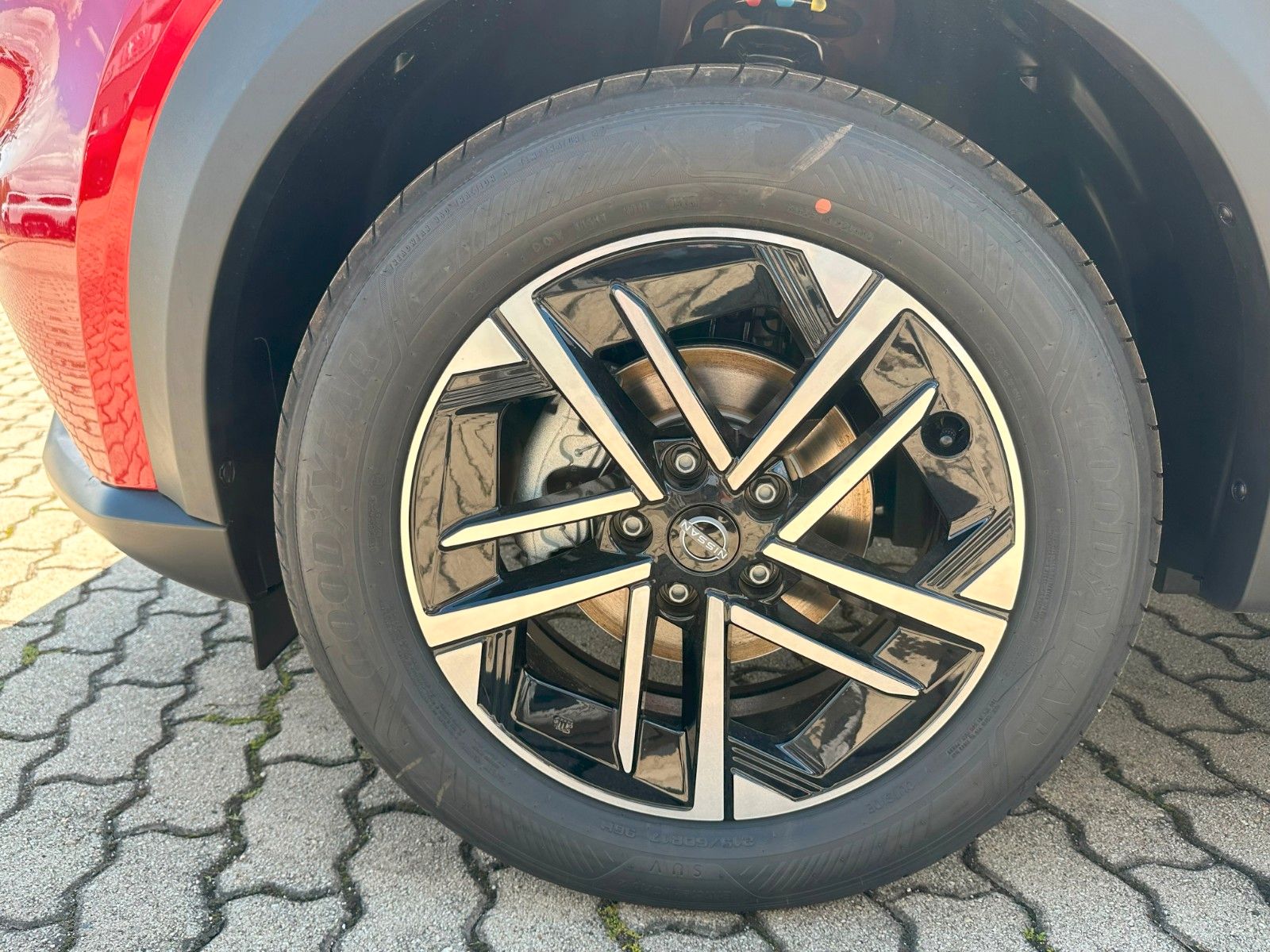 Fahrzeugabbildung Nissan Juke 1.6 Hybrid N-CONNECTA