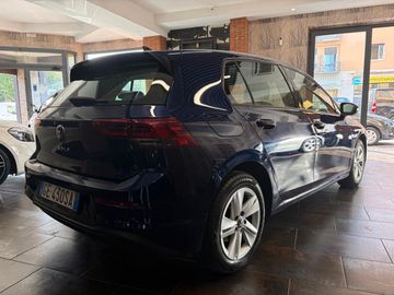 Volkswagen Golf - 8