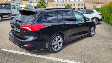 Fahrzeugabbildung Ford Focus Turnier ST