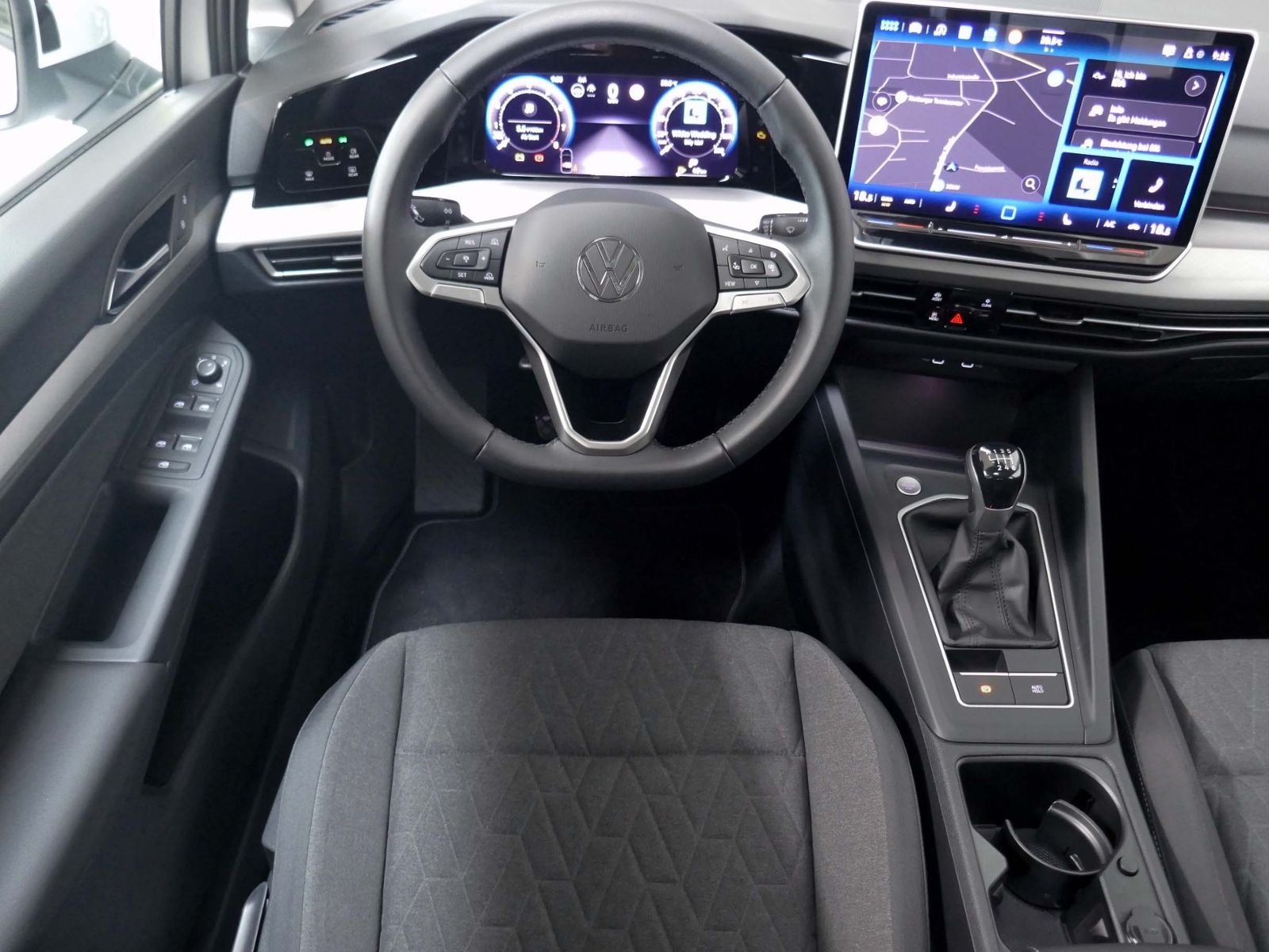 Fahrzeugabbildung Volkswagen Golf VIII Life 1.5 TSI | LED PDC ACC Navi