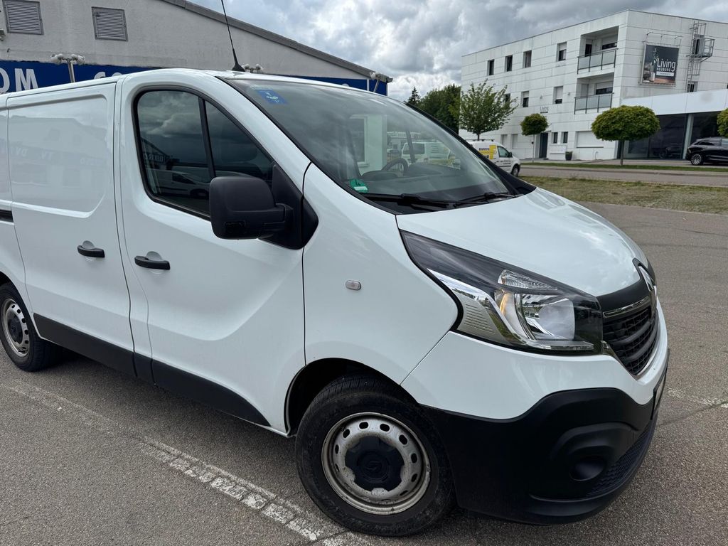 RENAULT Trafic 7