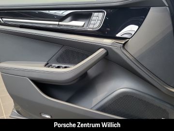 Porsche Panamera - 12