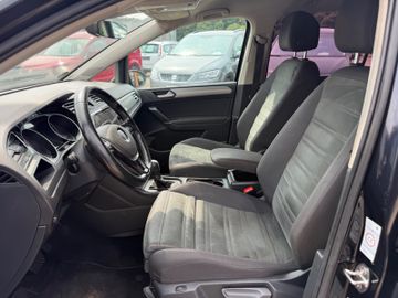 Volkswagen Touran - 9