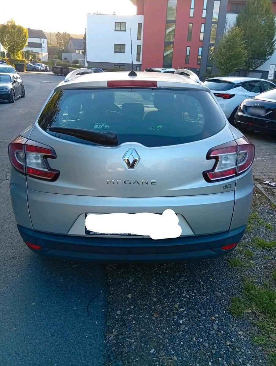 Renault Megane 2010 — photo 10