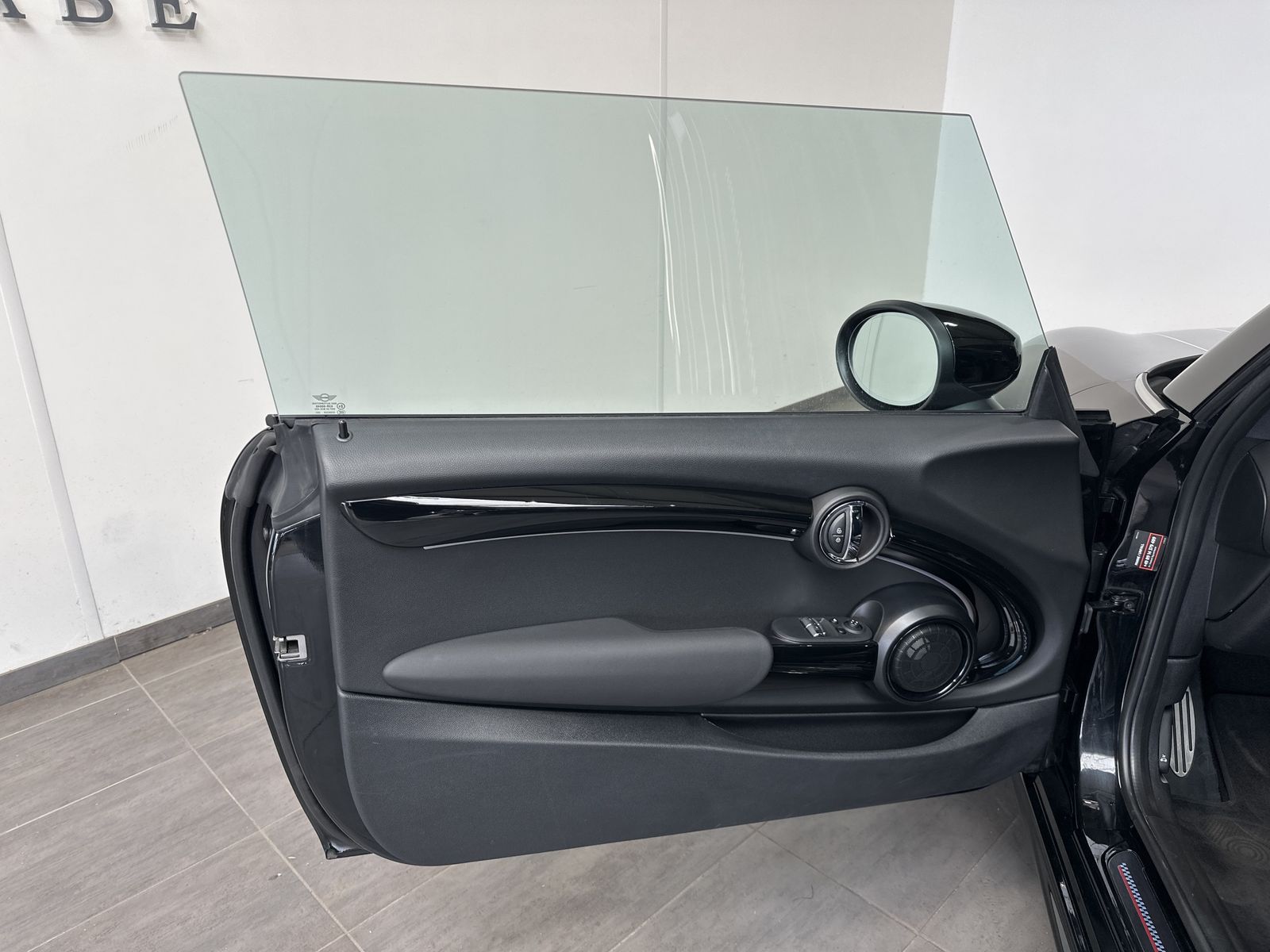 Fahrzeugabbildung MINI John Cooper Works NAV+LED+ACC+KAMERA+PANO+HUD+VC