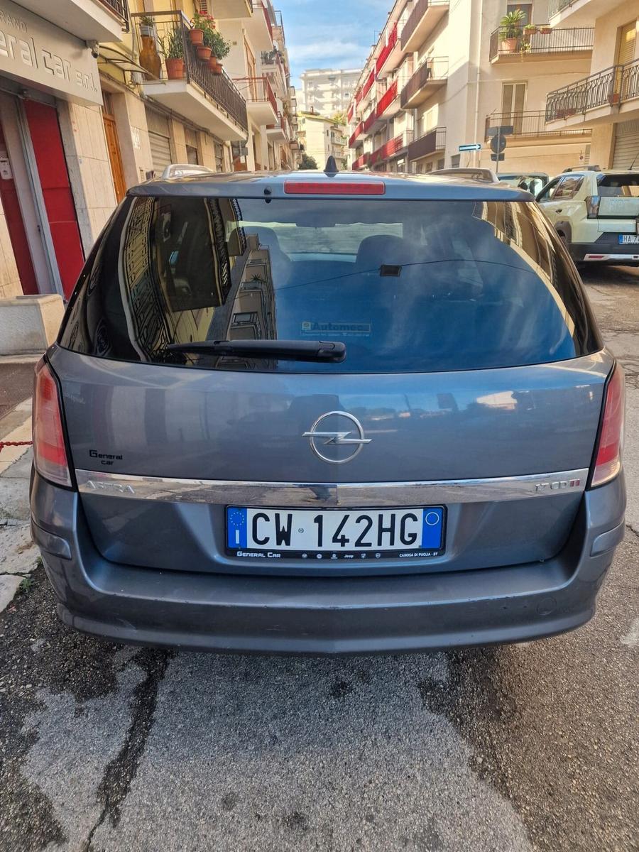 Opel Astra 2005 — engine 1.686 cm³, 101 HP (74kW)