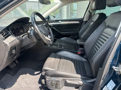 Fahrzeugabbildung Volkswagen Passat Variant 1.5 TSI DSG Elegance AHK MATRIX L