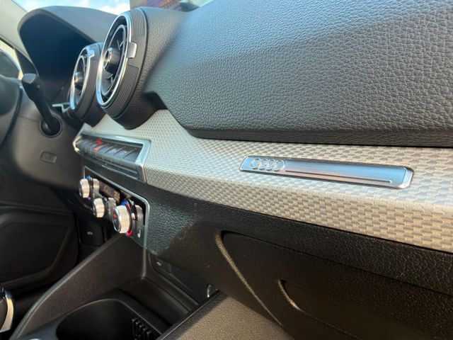 Audi Q2 35 TFSI basis 7-Gang S tronic|Kamera|Navi|LED