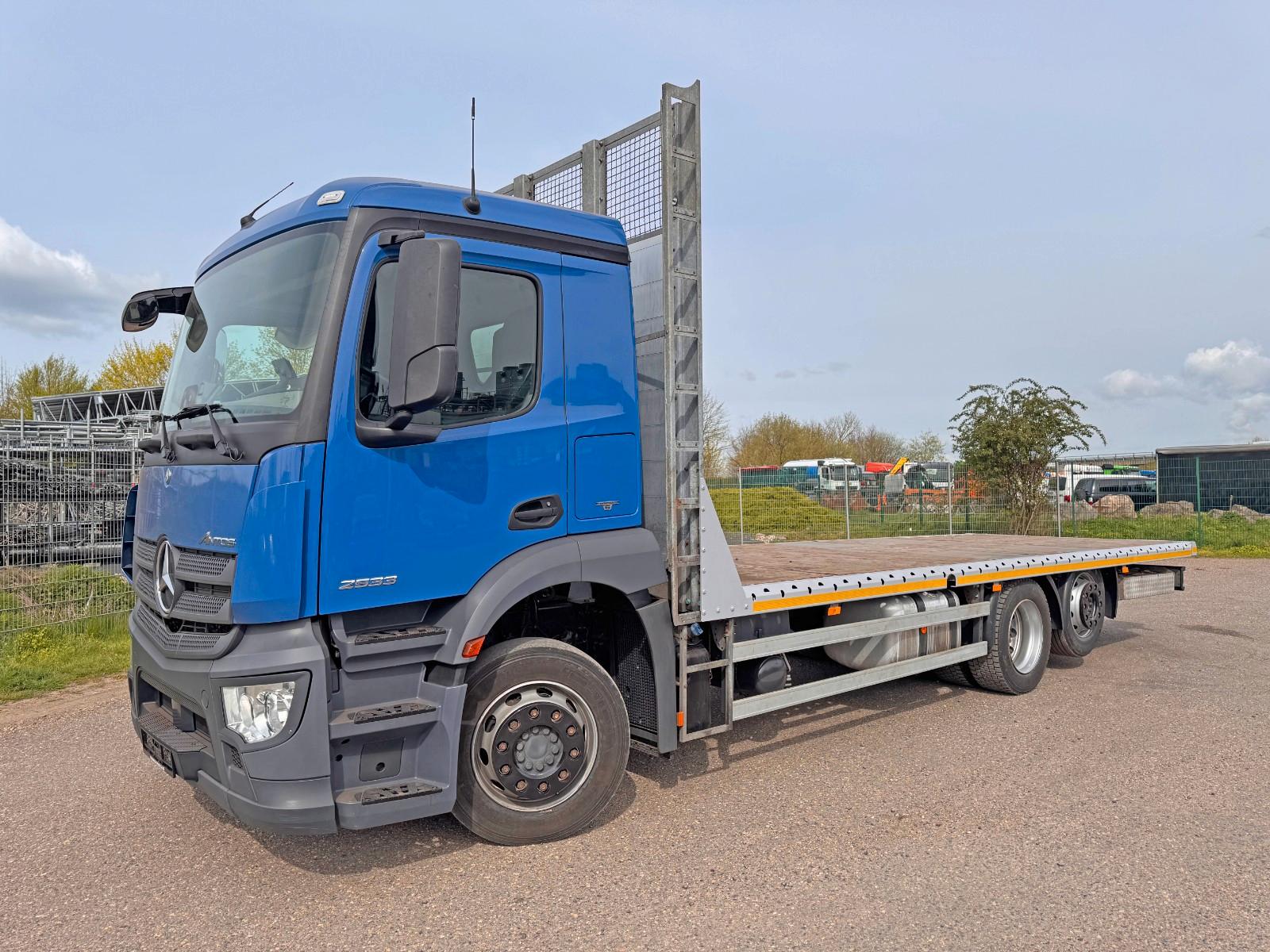 Mercedes-Benz 2533 6X2 Plateau 7,40m + 1,00 m gesamt 8,40 m
