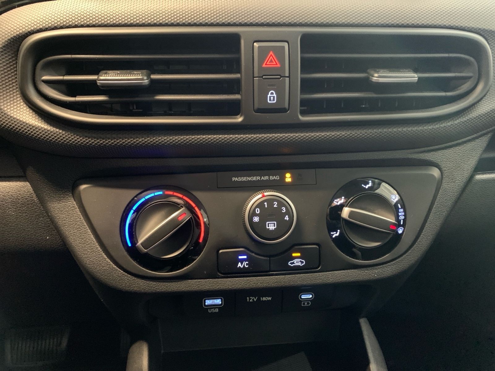 Fahrzeugabbildung Hyundai i10 1.0 Automatik Trend Navi Kamera