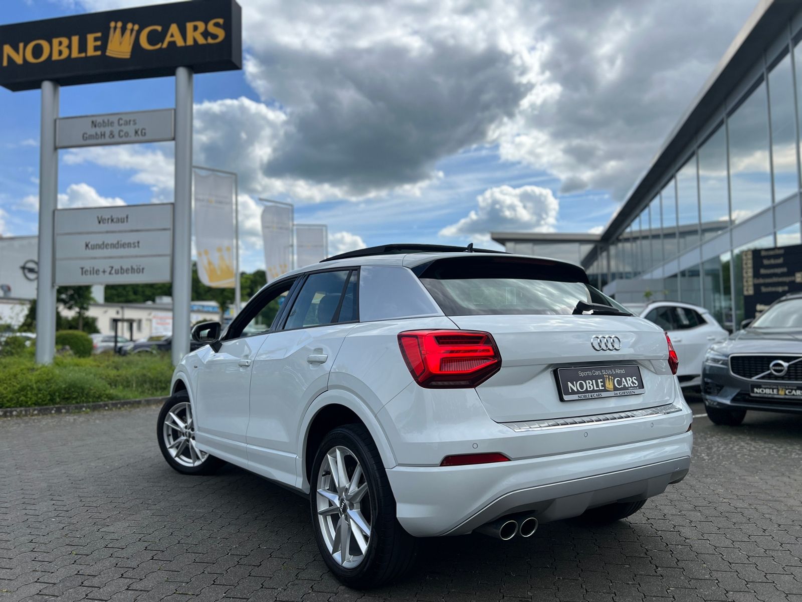 Fahrzeugabbildung Audi Q2 35 TFSI S-Tronic S Line PANO SHZ LED NAVI