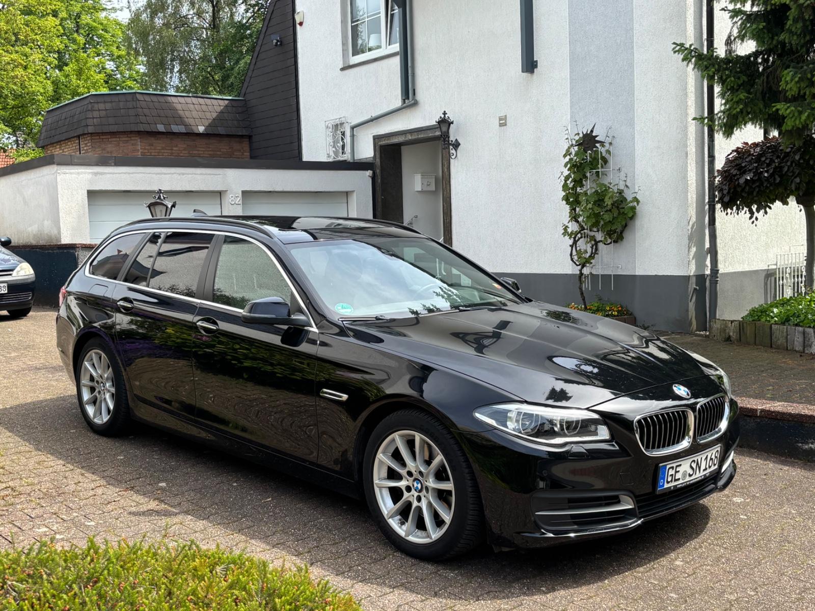 BMW 530d Touring A - Head UP/AHK/Pano/Scheckheft