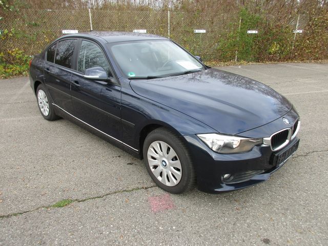 BMW 318d Limousine * Leder * PDC * AHK * 1. Hand *