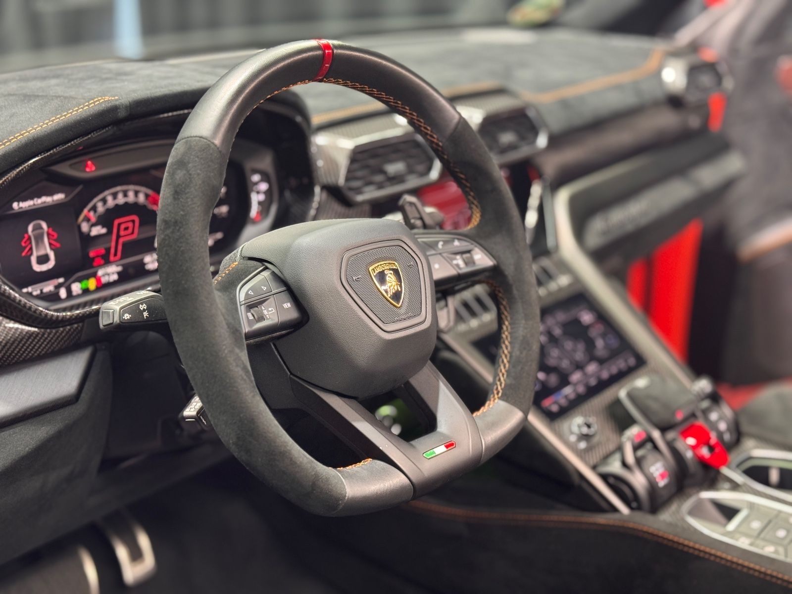 Fahrzeugabbildung Lamborghini Urus Performante|FULL-CARBON|AKRAPOVIC|MASSAGE|