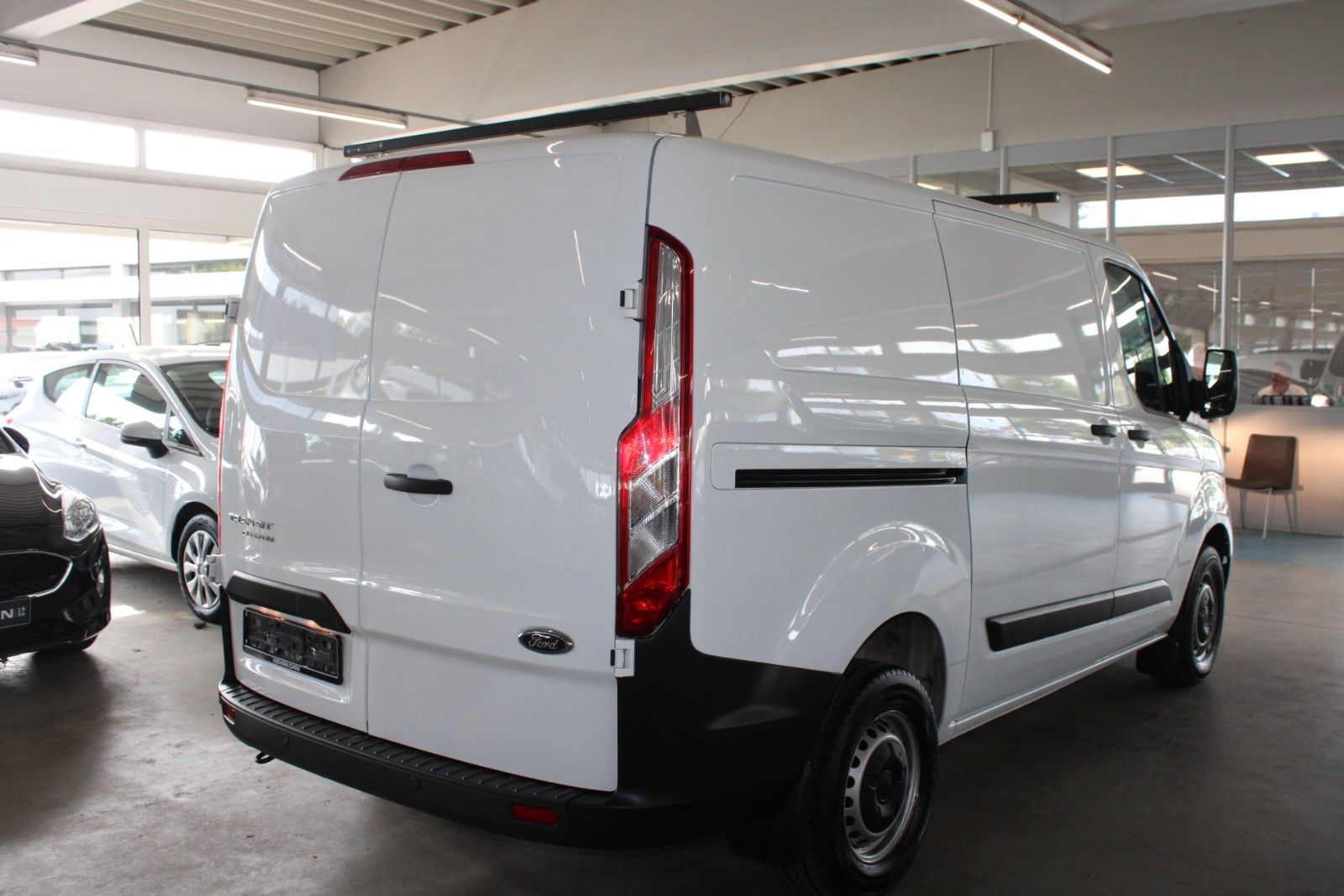 Fahrzeugabbildung Ford Transit Custom L1 Kasten KLIMA PDC FSH 1.Hand