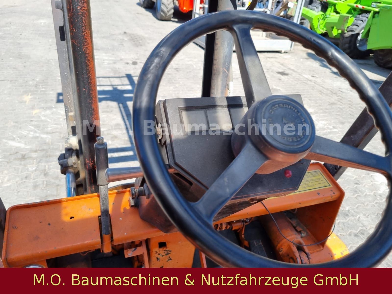Fahrzeugabbildung CAT V 50 D / Duplex / 2,5 t / 3,70 m