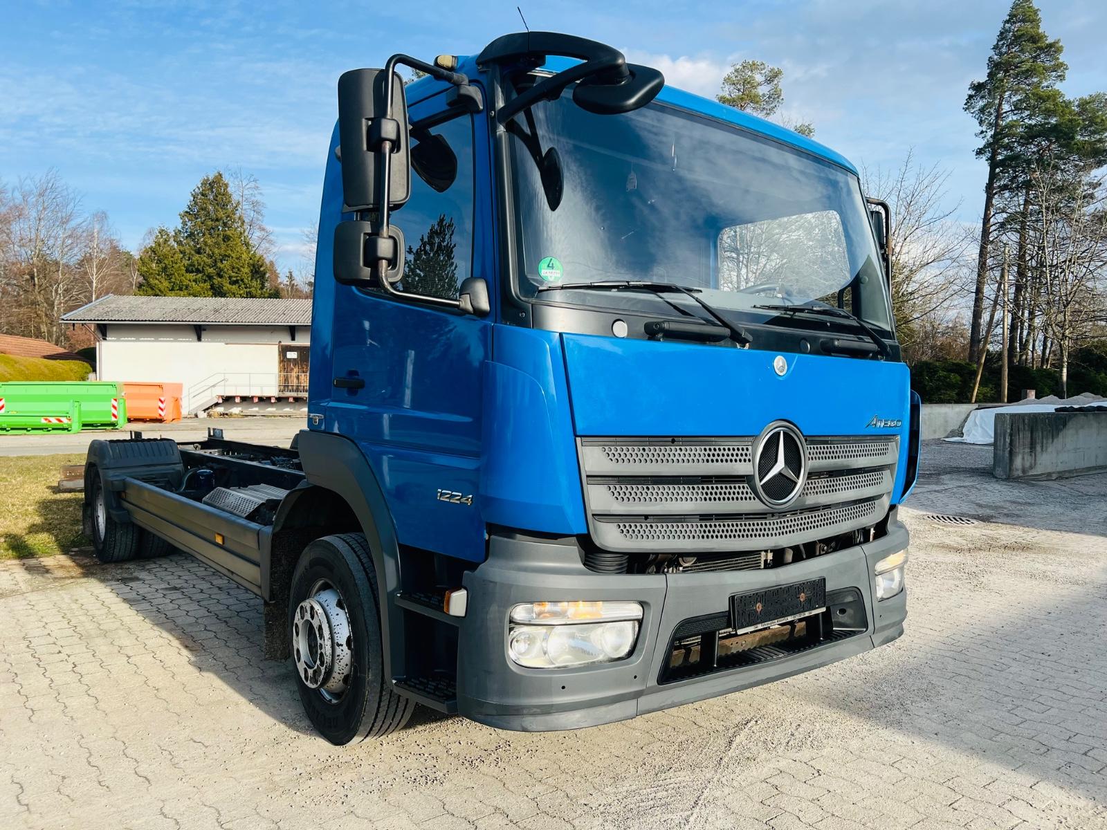 Mercedes-Benz Atego 1224 4x2 Fahrgestell Euro6 Schalter