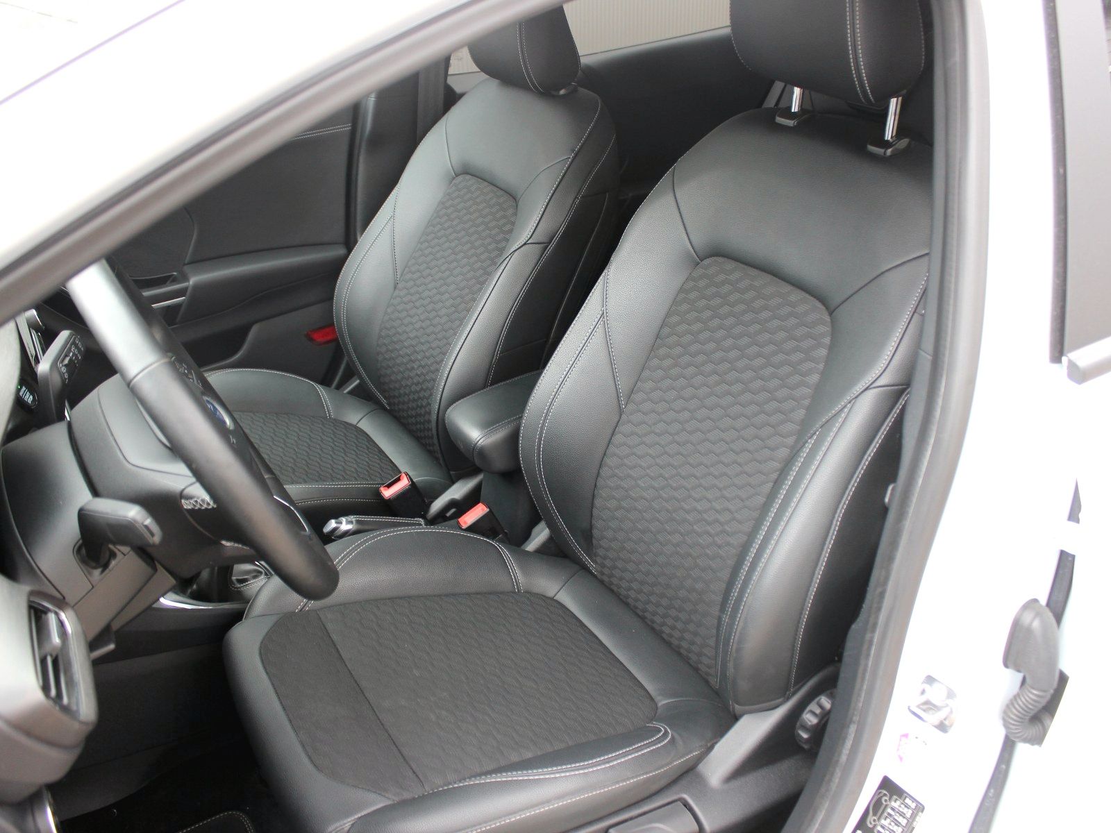Fahrzeugabbildung Ford Puma Titanium X 1,0 EcoBoost Mild Hybrid