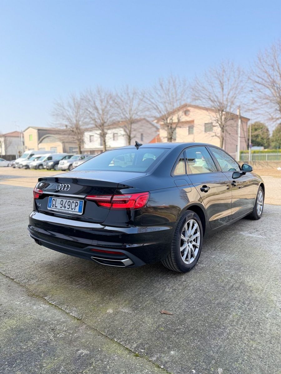 Audi A4 30 TDI/136 CV S tronic line edition imagem 3