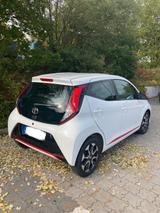 Toyota Aygo Automatik | 1. Hand | Rückfahrkamera - Toyota Aygo (X) in Lübeck