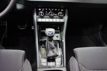Skoda Karoq Sportline 4x4 AHK Pano 19 Zoll Canton